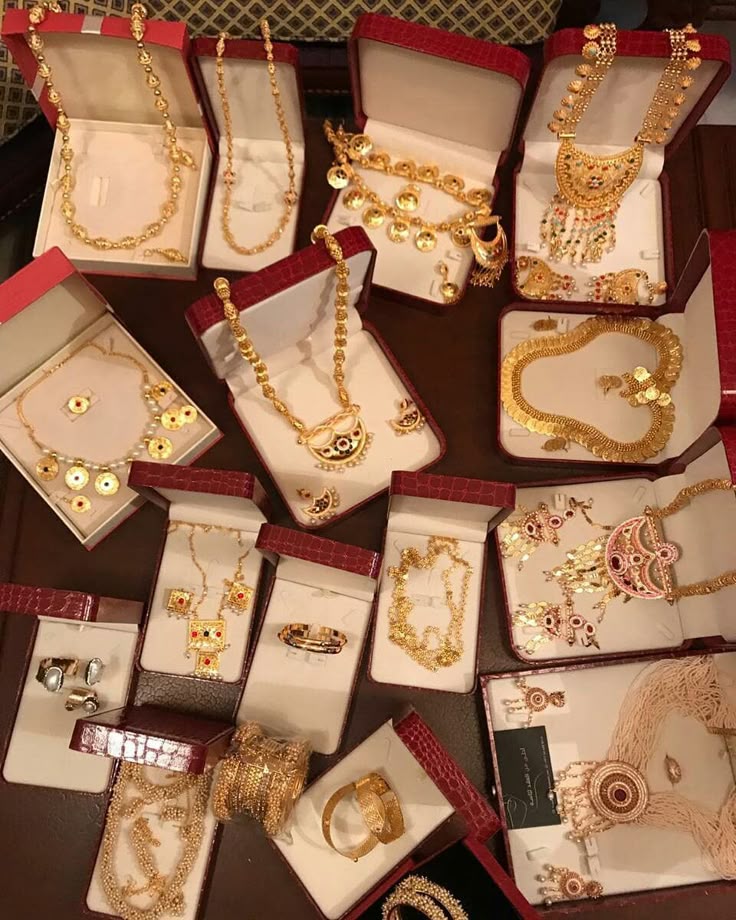 A showcase of gold jeweleery given as Stridhan to daughter in wedding